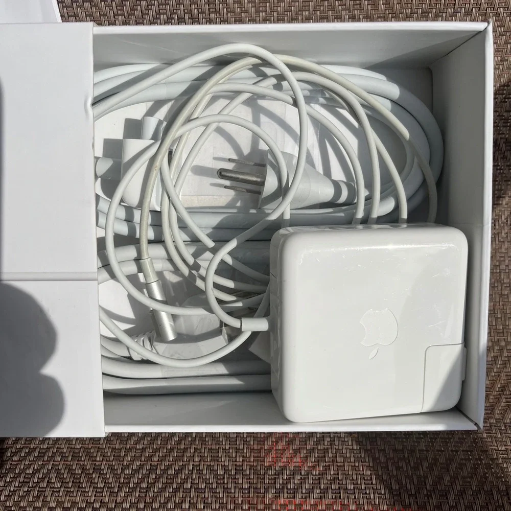 Apple 60W MagSafe Power Adapter MacBook Pro 13 L-Style Connector White MC461LL/A